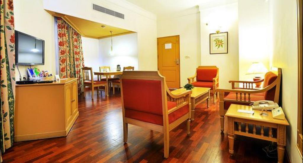 Abad Atrium Hotel Kochi Ngoại thất bức ảnh