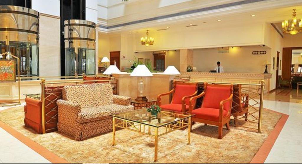 Abad Atrium Hotel Kochi Ngoại thất bức ảnh