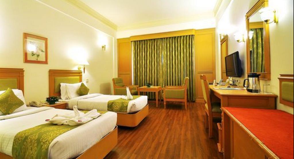 Abad Atrium Hotel Kochi Ngoại thất bức ảnh