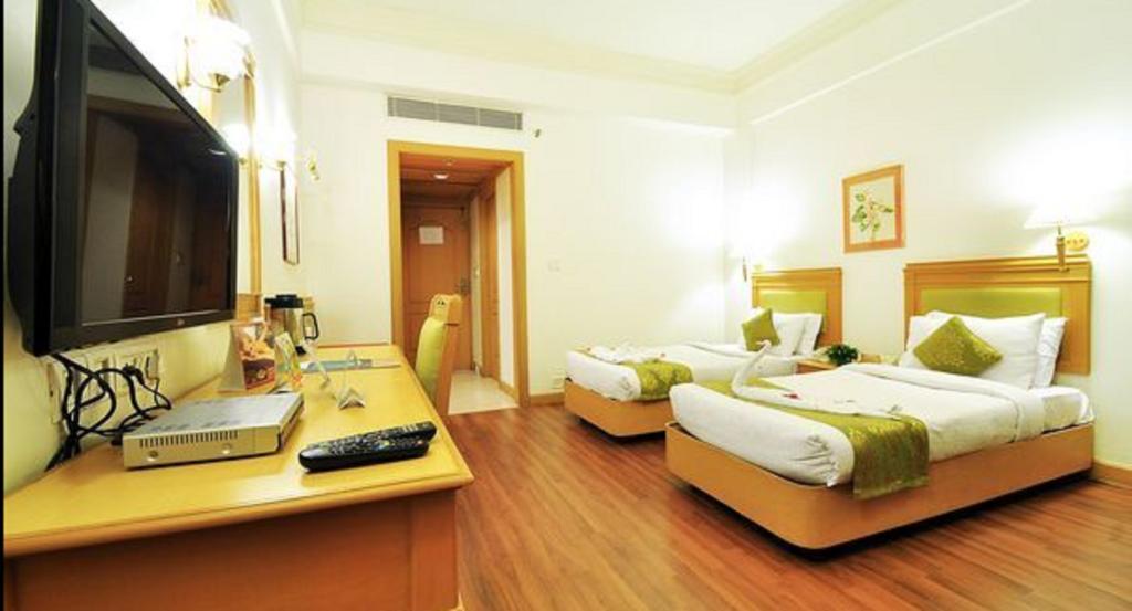 Abad Atrium Hotel Kochi Ngoại thất bức ảnh