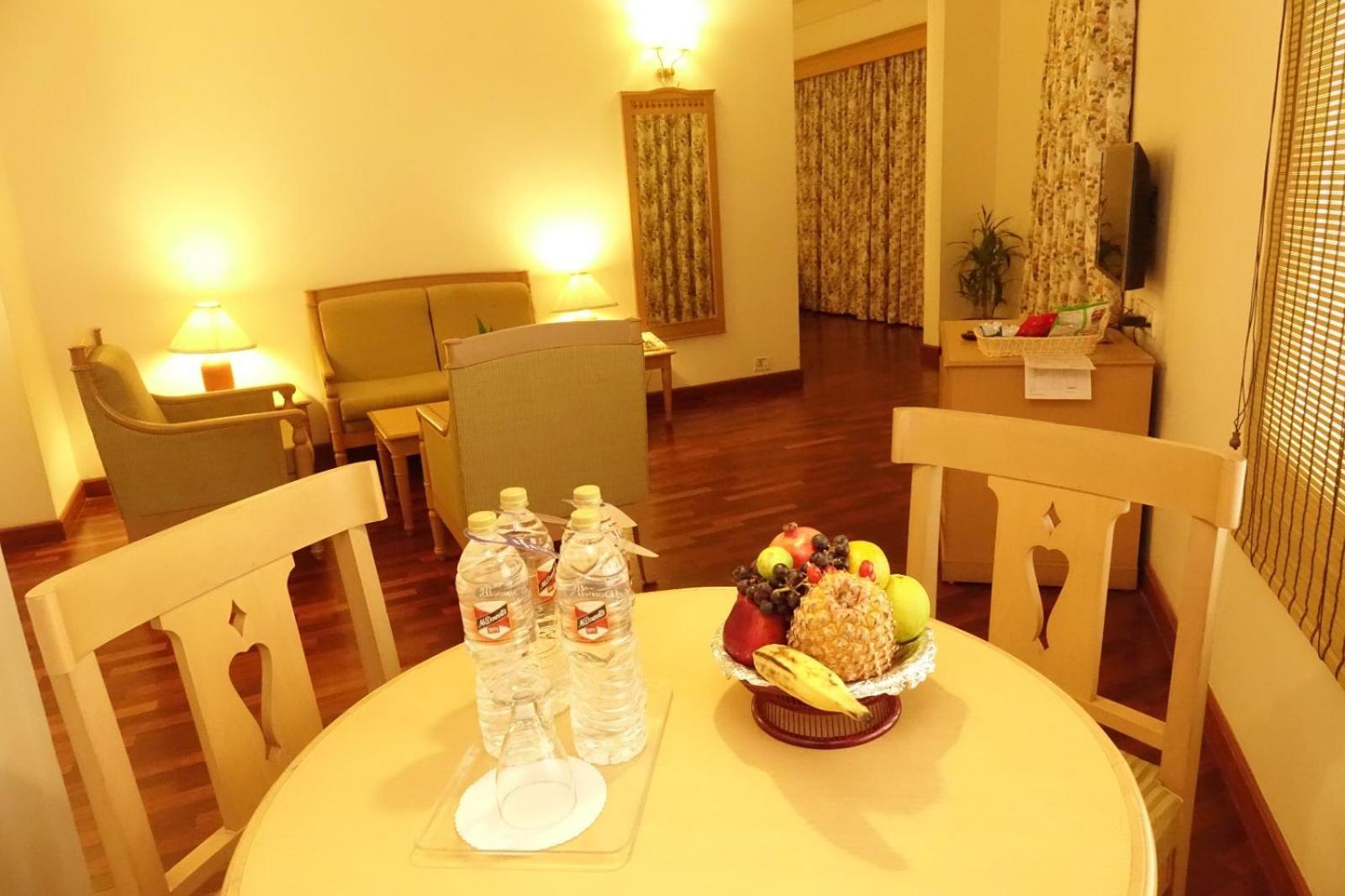 Abad Atrium Hotel Kochi Ngoại thất bức ảnh