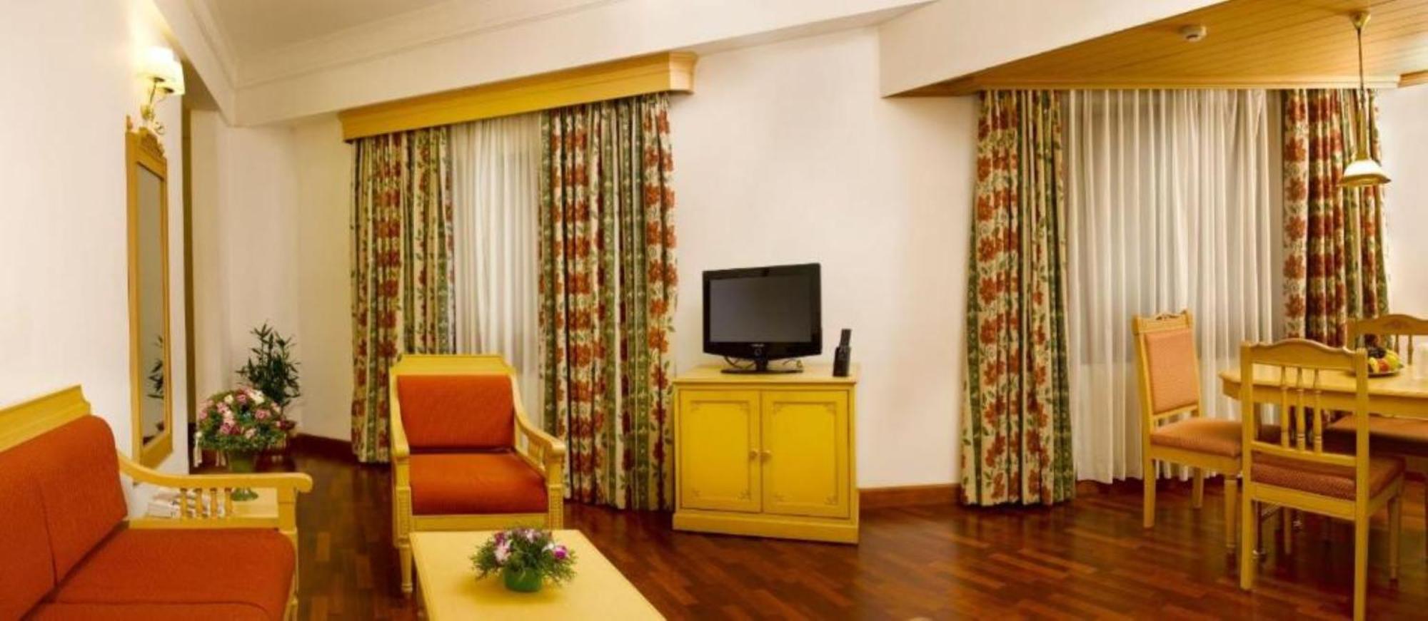 Abad Atrium Hotel Kochi Ngoại thất bức ảnh