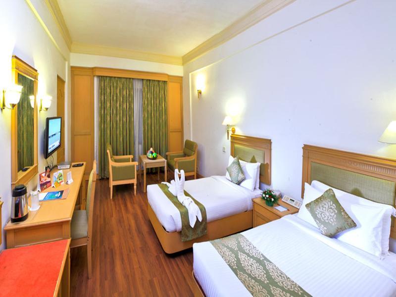 Abad Atrium Hotel Kochi Ngoại thất bức ảnh