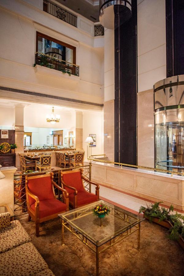 Abad Atrium Hotel Kochi Ngoại thất bức ảnh