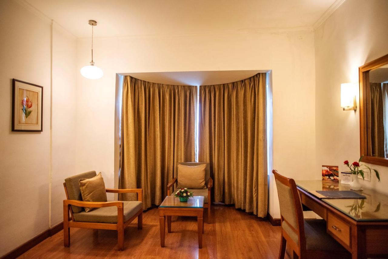 Abad Atrium Hotel Kochi Ngoại thất bức ảnh